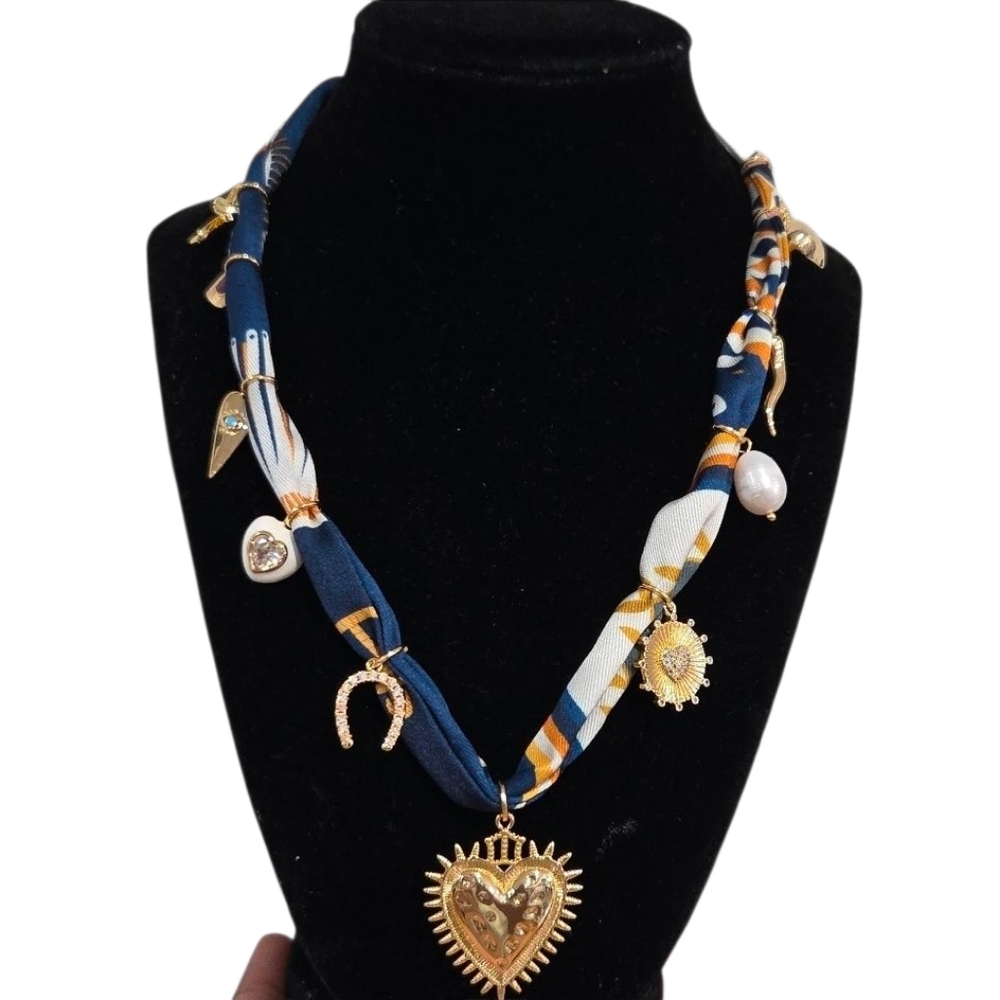 💙▪️ Gemelli▪️Gorgeous Adjustable Satin Scarf Necklace with Heart Pendant